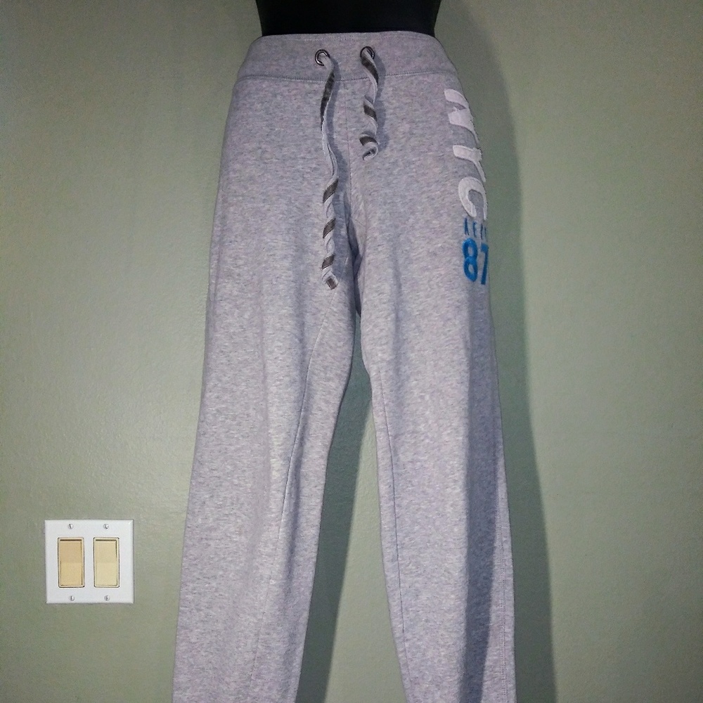 Aeropostale Jogging Pants Gray in Size Medium NWOT